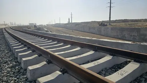 بازدید وزیر راه و شهرسازی از پروژه راه‌آهن چابهار زاهدان (11)