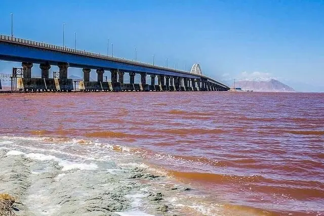 مرحله نخست رهاسازی آب از سد دریک به دریاچه ارومیه آغاز شد