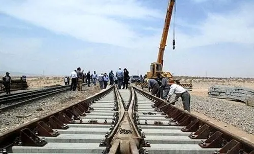 راه آهن ایران و عراق در ابتدا مسافر جابجا می کند