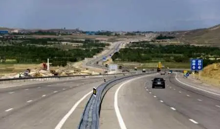 رفع نواقص مسیرهای تردد زوار اربعین در کرمانشاه