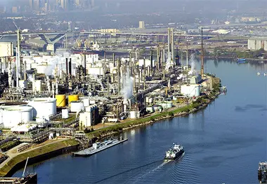More than 20 tankers stranded off Texas ports after Harvey