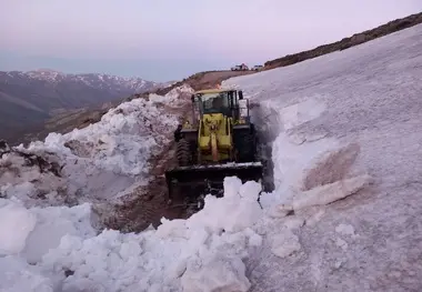بازگشایی گردنه سپارده در الموت غربی استان قزوین‌