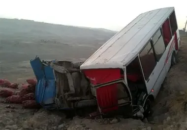 مینی‌بوس حامل اتباع افغانستانی در سمنان واژگون شد؛ 11 نفر راهی بیمارستان شدند