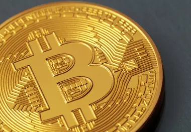 قیمت بیت‌کوین از ۶۳۰۰ دلار عبور کرد/ثبت یک رکورد جدید