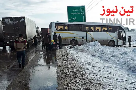 تصادف زنجیره‌ای ۳۰ خودرو در محور سبزوار - نیشابور