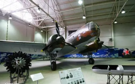 نمایشگاه هواپیماهای جنگی دوران شوروی