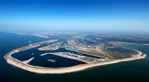 Port of Rotterdam promotes cleaner shipping