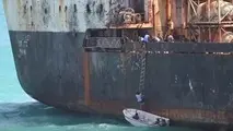 Robbers board container ship off Manila