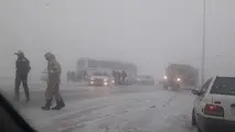 کُندی حرکت در محورهای خراسان شمالی به دلیل بارش برف 