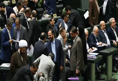 
مخالفت نمایندگان با سه‌شیفته شدن جلسات رای اعتماد
