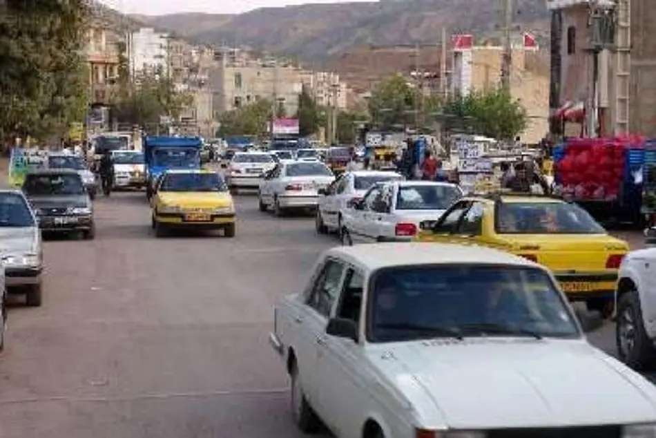 ترافیک پاوه قابل تحمل نیست/مطالبه جدی مردم برای ساماندهی گره های ترافیکی شهر