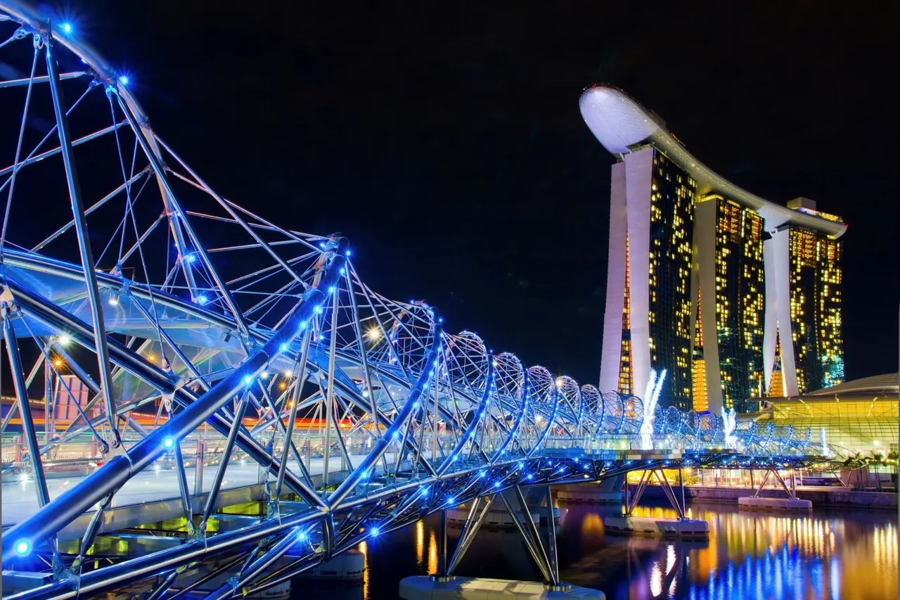 پل هلیکس (Helix Bridge) - سنگاپور