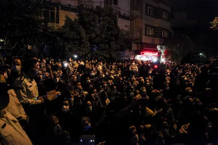 تجمع دوستداران استاد شجریان مقابل بیمارستان جم