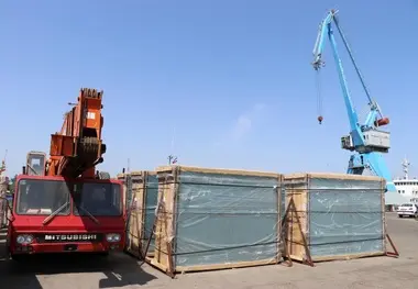 بالغ بر 3 هزارتن شیشه جام صادراتی از بندر انزلی صادر شد
