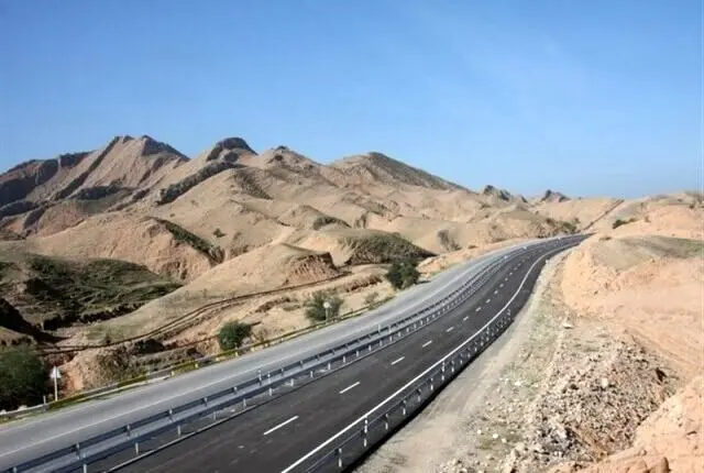 بهره برداری از ۴۲ کیلومتر راه استان کردستان 