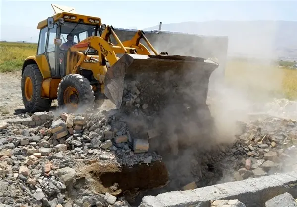 مسدود کردن ۵۴ حلقه چاه غیرمجاز آب در مشهد

