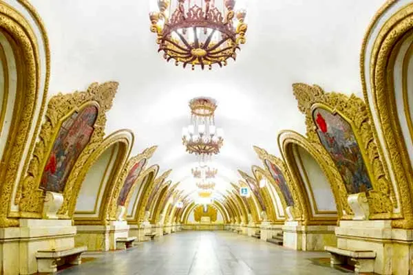 مترو موزه روسیه 