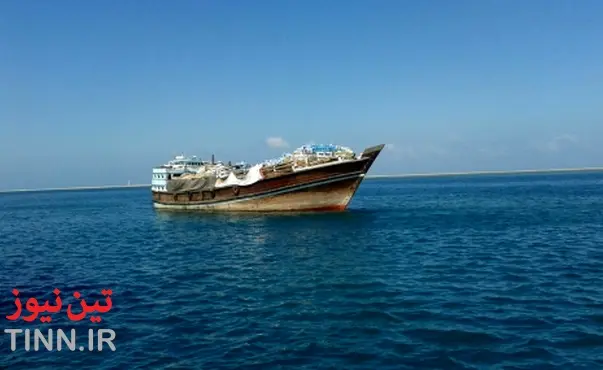 امدادگران شناور ناجی بندر گناوه ملوانان لنج تجاری در خلیج فارس را نجات دادند