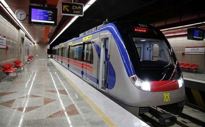 اظهارنظر محمد فاضلی، جامعه شناس درباره سفر با مترو در تهران