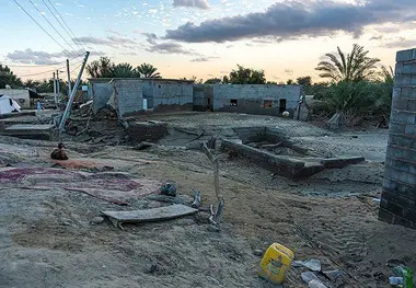 اعزام تجهیزات تخصصی و دستگاه های اجرایی به روستای سیل زده مهرگی سیریک