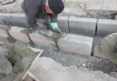 ماشین تولید و نصب جدول کنار راه