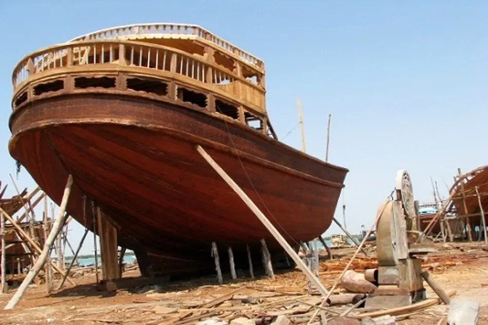 صدور مجوز تردد لنج‌های چوبی به بنادر عمان