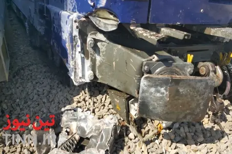 گزارش تصویری| برخورد دو لکوموتیو در راه آهن مشهد