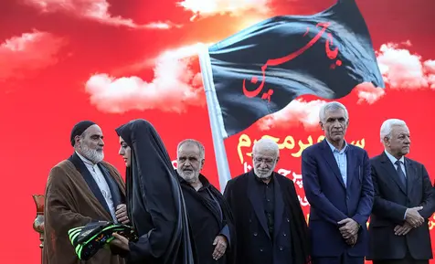 تصب پرچم یا حسین