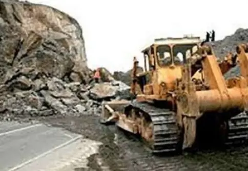 جاده ارتباطی بوشهر - فارس بسته شد