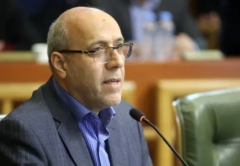 انتقاد عضو شورای شهر تهران از تحویل ندادن ون به شهرداری | تاکسی هایی که رونمایی شد اما به شهر نیامد