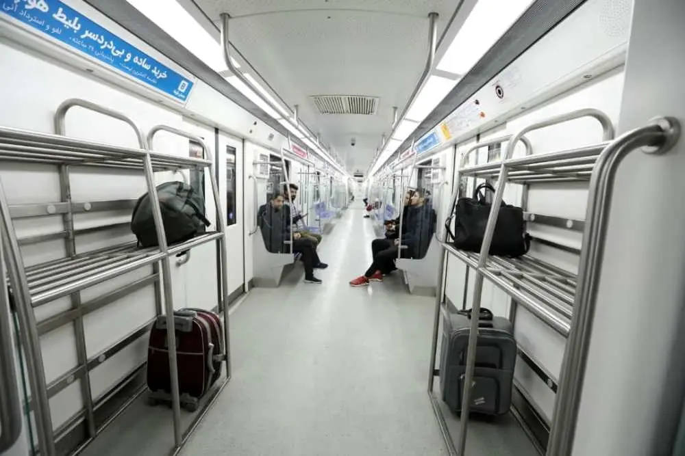 استفاده از قطار سه واگنه در مترو فرودگاه امام  