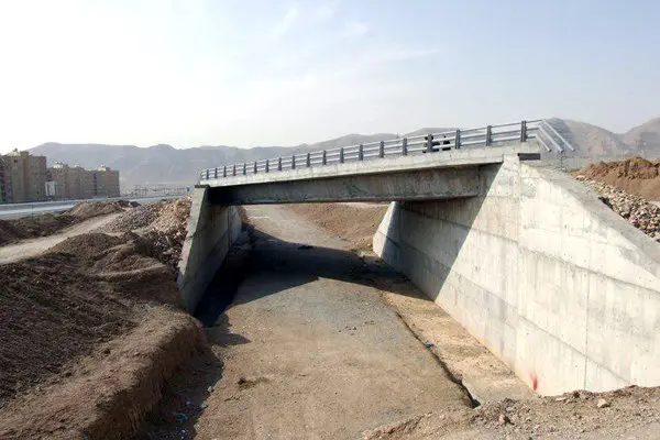 توقف عملیات اجرایی تقاطع غیر همسطح کمربندی خمینی‌شهر- نجف‌آباد