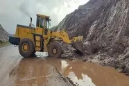 ریزش برداری ۷۰ نقطه جاده ای ایلام پس از بارندگی شدید؛ همه راه ها باز و ایمن هستند