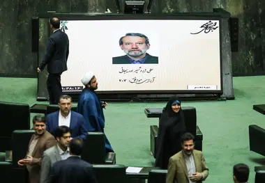 لاریجانیِ بی‌رقیب رییس ماند، امید کم رنگ شد