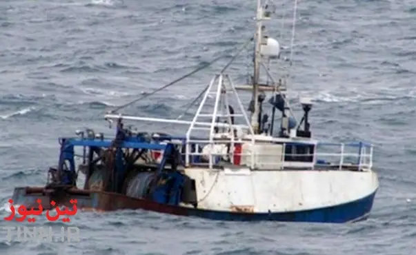 Stern trawler capsizes in heavy seas