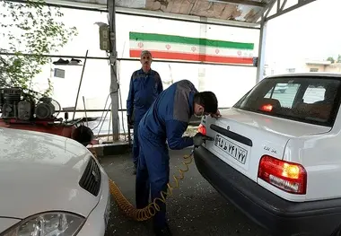 ببینید/صف طولانی خودروها در محدوده مرکز تعویض پلاک در رشت