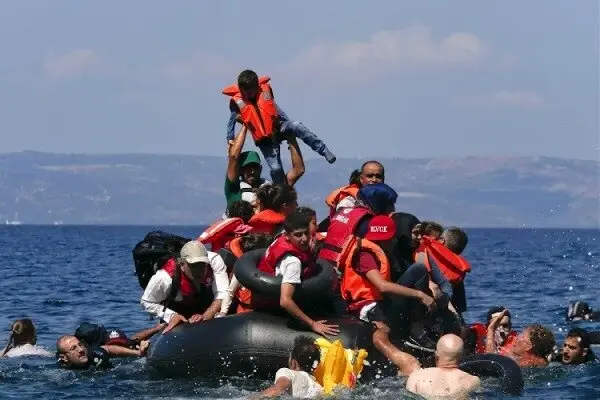 نجات ۲۶۵ مهاجر گرفتار در دریای مدیترانه/ نجات ۶ نوزاد از مرگ