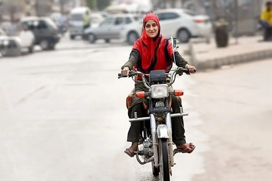 دختران و زنان موتورسوار کشور این کارها را یاد نگیرند!