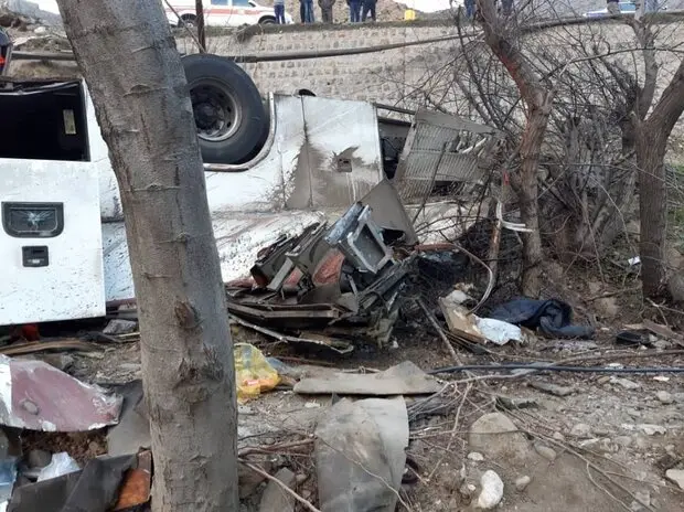 9 کشته و 19 مجروح در واژگونی اتوبوس در مبارکه اصفهان