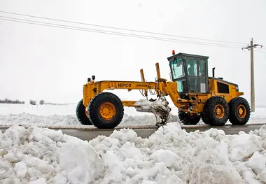 بروز کولاک در محورهای مواصلاتی زنجان و ضرورت داشتن زنجیر چرخ