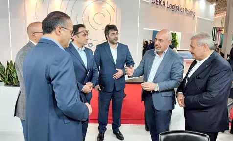  آیین امضای تفاهم نامه بین انجمن شرکت های حمل و نقل ریلی و شرکت بیمه معلم در حوزه بیمه تعهد پرداخت حقوق ورودی