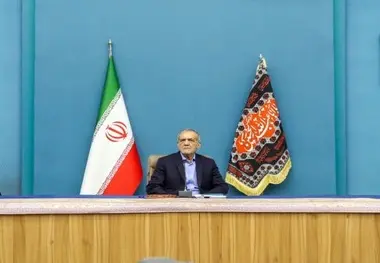 پزشکیان: پرونده اساتید و دانشجویان اخراجی بازنگری شود