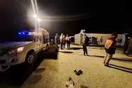 ۱۸ مصدوم و یک فوتی در واژگونی مینی باس زائران در جاده ایلام