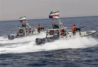 توقیف کشتی حامل سوخت قاچاق با دستگیری 16 خدمه مالزیایی