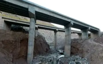 تکمیل پل های عظیم بزرگراه در حال احداث ایلام- مهران