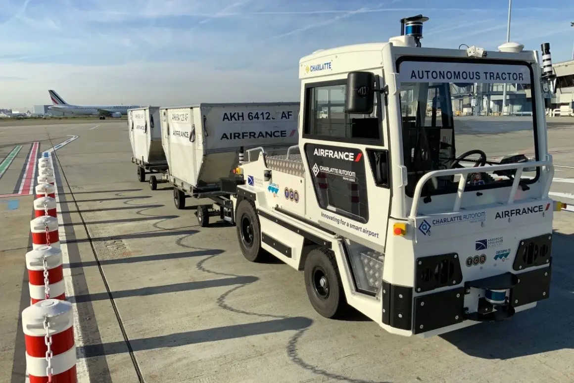 Air France conducts world first test of self-driving baggage tractor