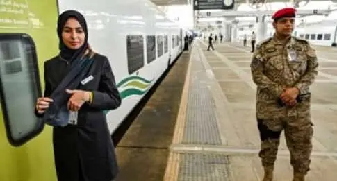 استقبال زنان عربستان از استخدام به عنوان راننده قطار 