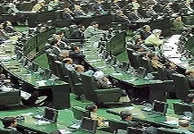 مباحثات تند در مجلس درباره الحاق جزیره هرمز به منطقه آزاد قشم