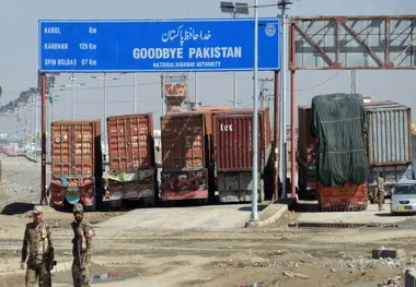 مرز میرجاوه از امروز به طور کامل باز شد