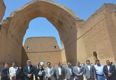 بازدید شهردار تهران از تاق‌کسری
